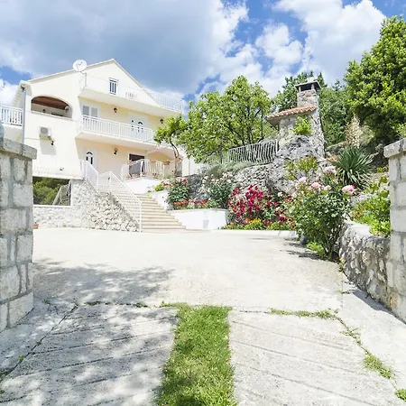Villa Vrelo *